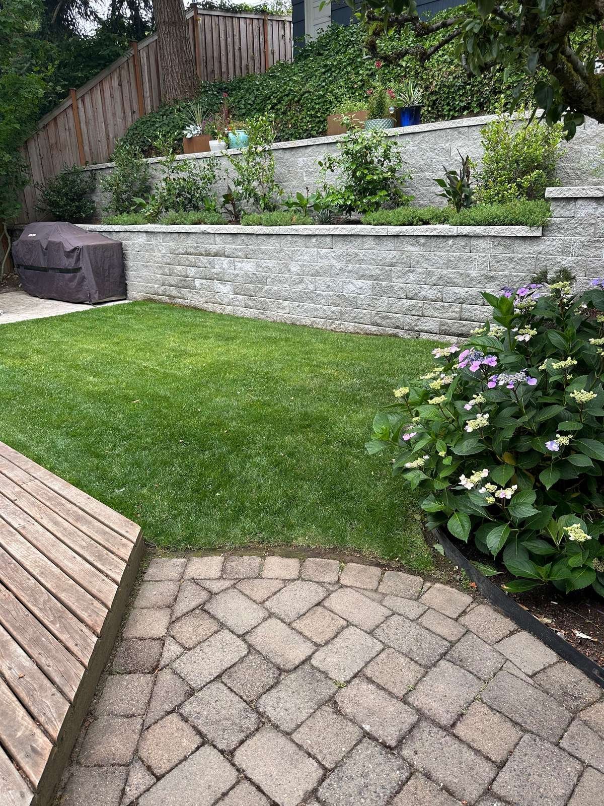 struver-retaining-wall-paver-patio-backyard.jpg