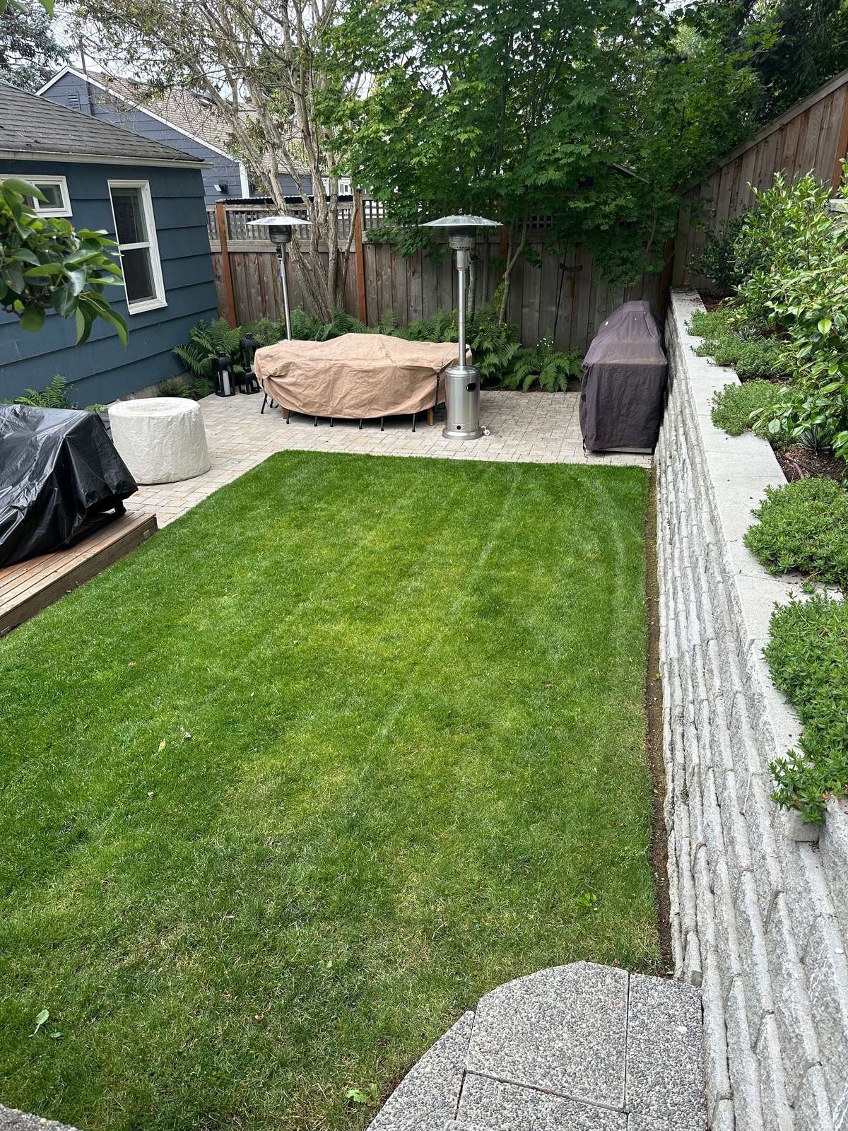 struver-backyard-paver-patio-retaining-wall-seattle.jpg